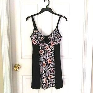 Fit4U Swimsuit 1 pc Multi Color size 8 One piece Women's Wallflower  Swi…